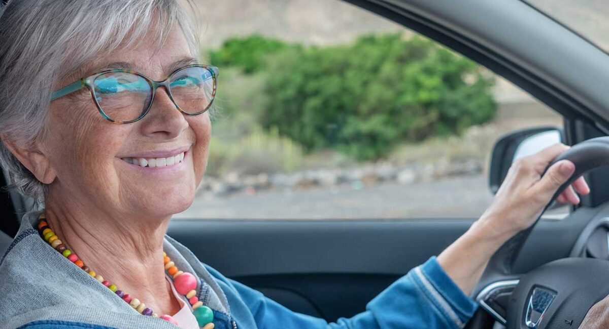 Starije osobe i vožnja – kada je vrijeme za promjenu za volanom?